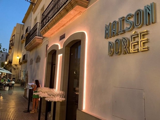 Inauguración de la 'Maison Dorée' en la plaza de San Juan de Dios de Cádiz