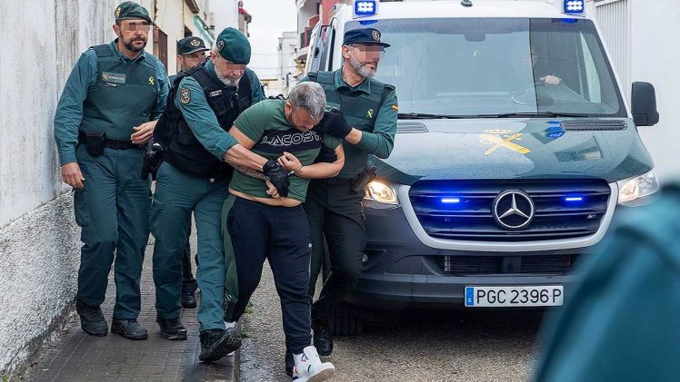 Uno de los detenidos tripulante de la narcolancha.