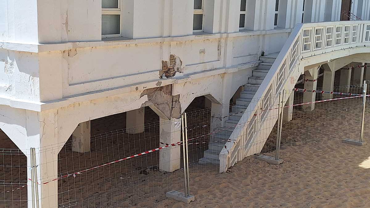 Los bajos del Balneario de la Caleta estarán cerrados todo el verano