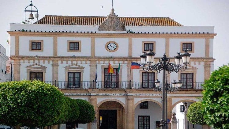 Fachada del Ayuntamiento asidonense.