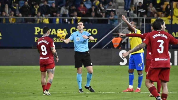 Martínez Munuera fue el colegiado que pitó el penalti por manos de Momo frente a Osasuna. 