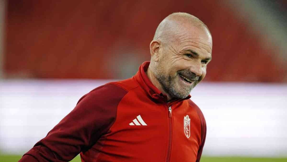 Paco López, durante su etapa como entrenador del Granada.