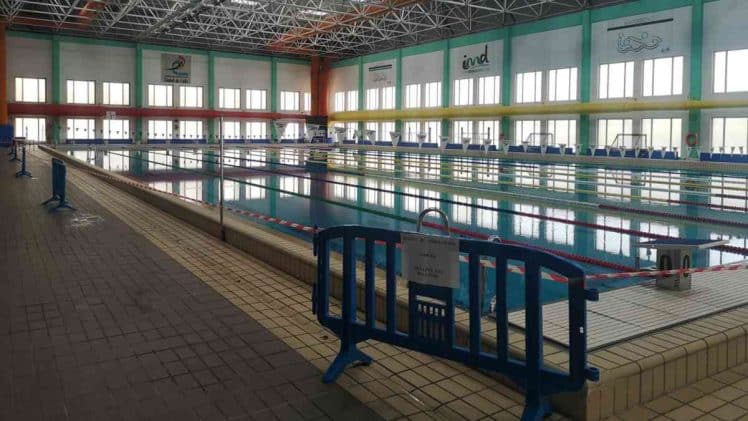 La piscina del Ciudad de Cádiz, clausurada este lunes.