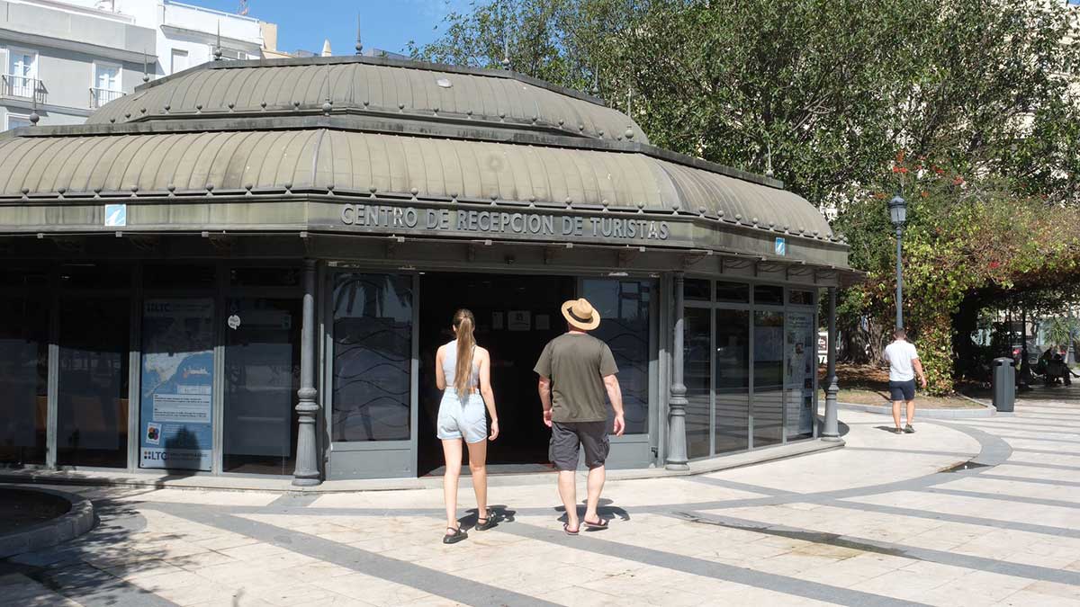 El infierno en el trabajo: A 40 grados en las Oficinas de Turismo de Cádiz