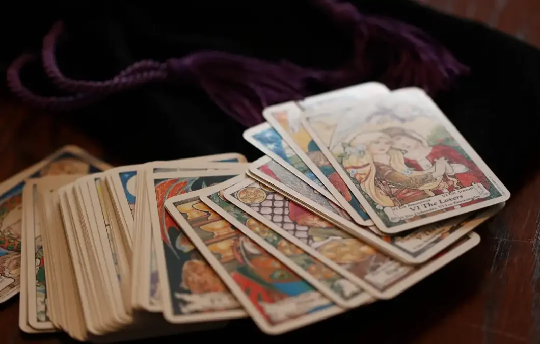 Los mejores formatos para Reels de cartas del tarot: una guía completa para obtener vistas virales