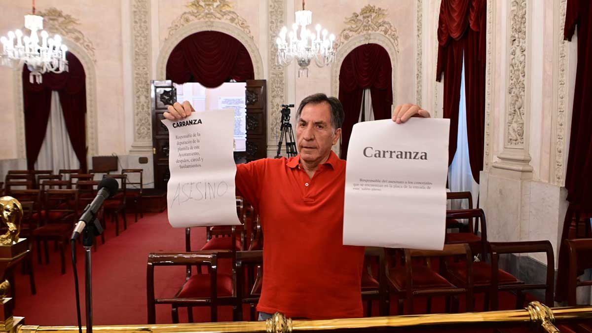 Bruno García vive el Pleno con más protestas desde que es alcalde de Cádiz