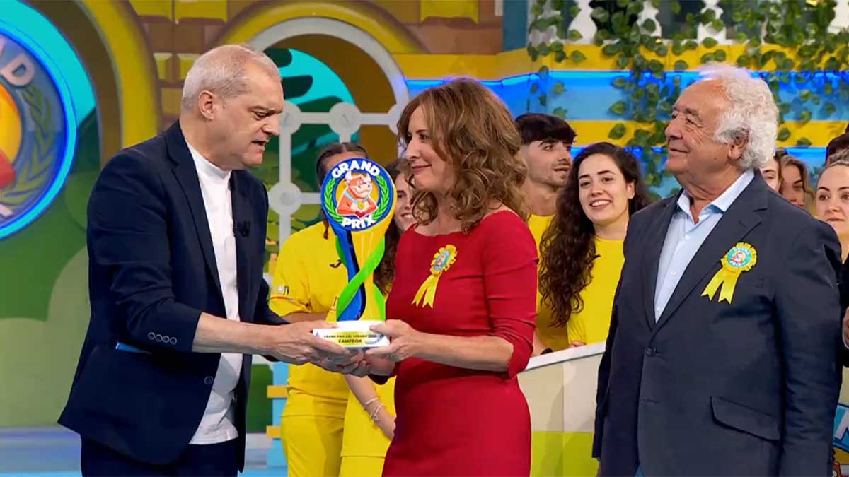 Olvera hace historia en El Grand Prix. Y vestido de amarillo