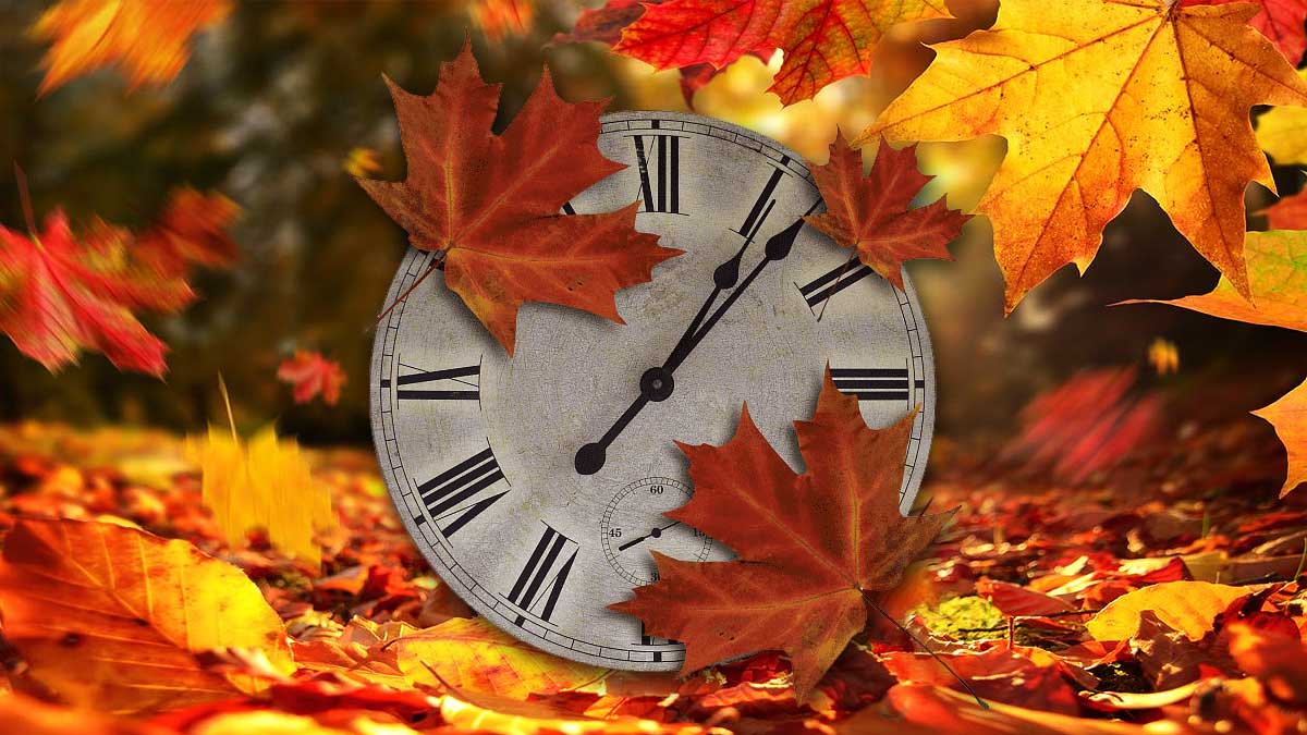 Reloj marcando el comienzo del otoño.