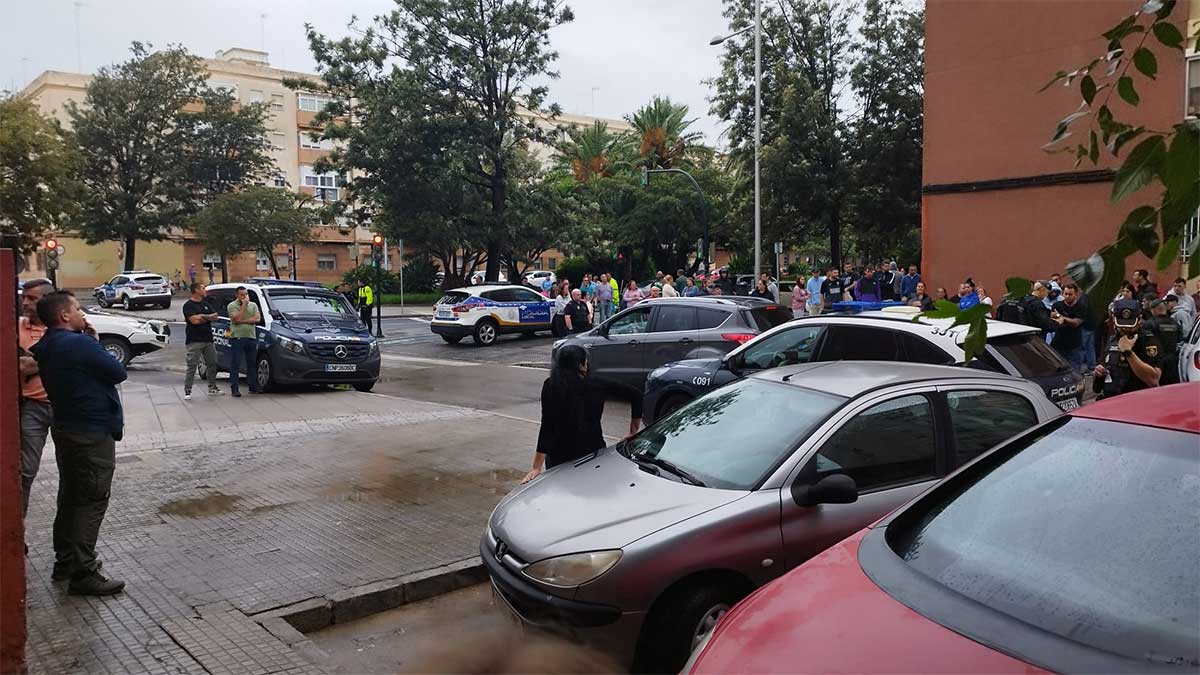 Pelea con hachas, bates de béisbol y pistolas de aire comprimido en la Barriada de Guillén Moreno de Cádiz