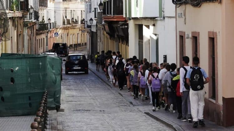 Centros educativos de Cádiz se movilizan pidiendo calles seguras en el entorno escolar