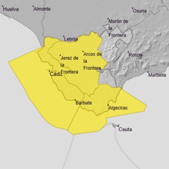 Domingo de alertas por el viento de Levante en Cádiz