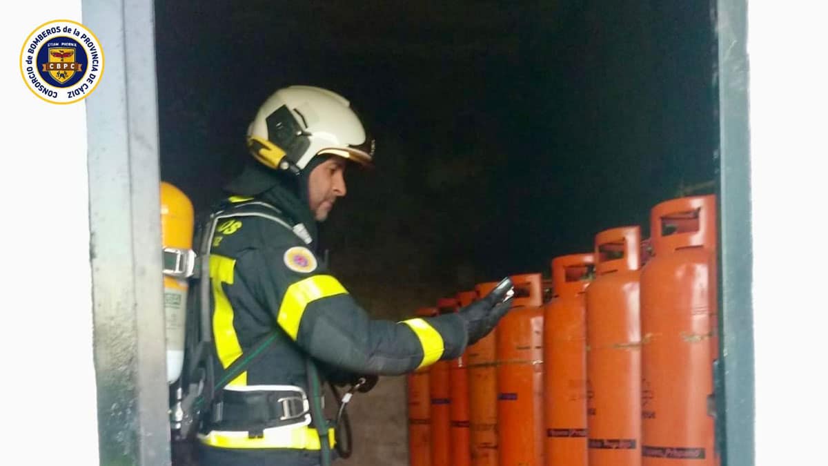 Susto por un conato de incendio en el edificio de la Aduana de Cádiz