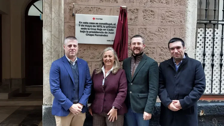 ¿Sabes dónde nació Cruz Roja en Cádiz? Desde hoy una placa recuerda ese lugar