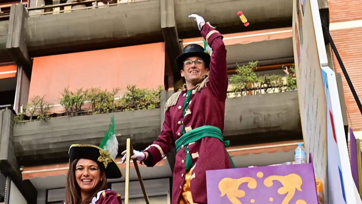 Cádiz se llena de ilusión por adelantado con una variada y mágica Cabalgata de Reyes