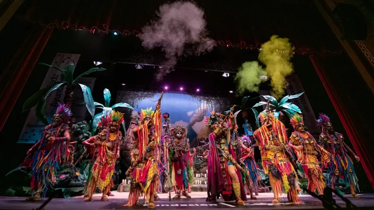 Chirigota 'La Tribu' en el Gran Teatro Falla