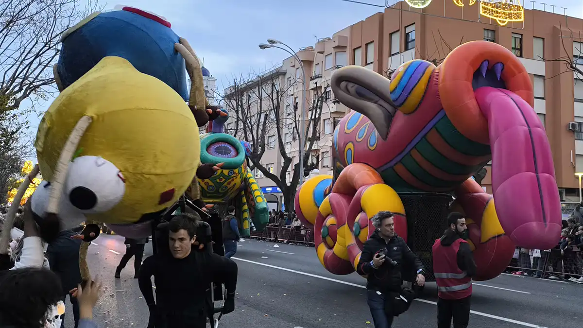 Cádiz se llena de ilusión por adelantado con una variada y mágica Cabalgata de Reyes