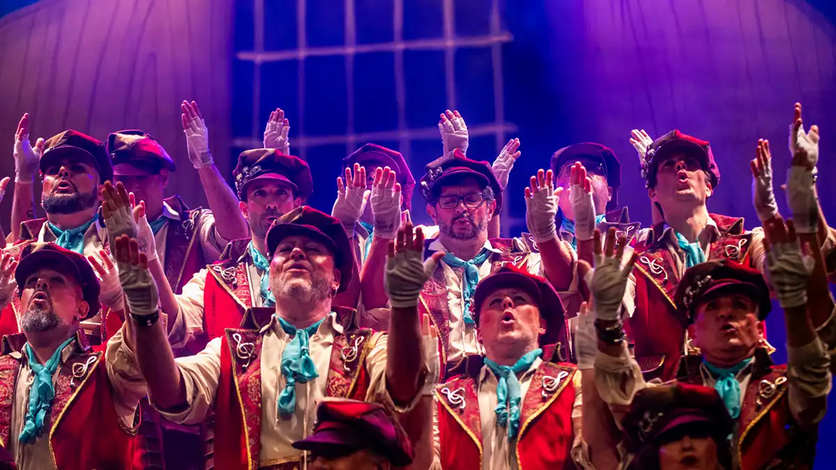 El coro 'La desafinada' en el Gran Teatro Falla