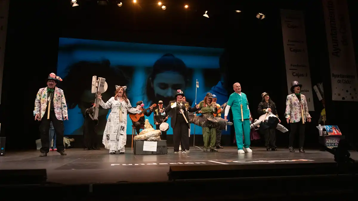 La chirigota 'Abre los ojos' en el Gran Teatro Falla